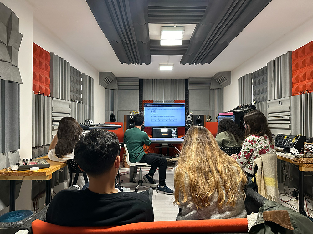 Beatlabs, Curso de songwriting con Gonzalo Esteybar
